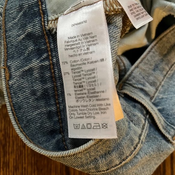 Madewell High-Rise Denim Mid-Length Shorts - Picture 4 of 4